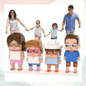 Customizable 4-Person Brick Figures – Unique Family Mini Block Display - Customise Now
